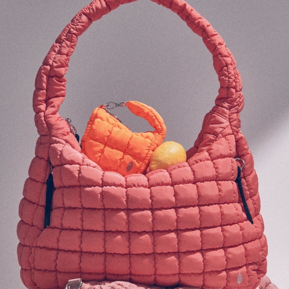 QUILTED CARRYALL CORAL